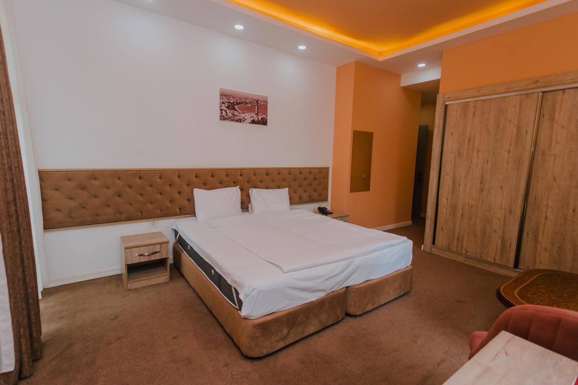 Madina-Zamzam Halal Hotels Group Baku Ngoại thất bức ảnh